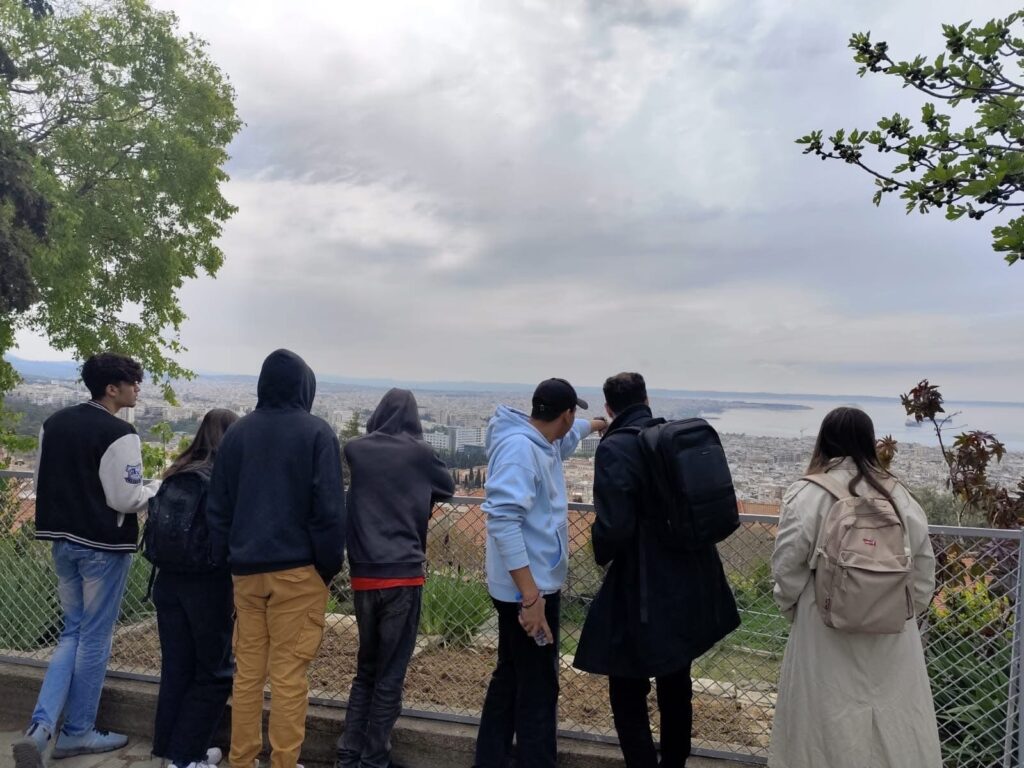 Ανακαλύπτοντας την Άνω Πόλη: Μια πολιτιστική διαδρομή για τους φιλοξενούμενους της ΑΡΣΙΣ 1 Ανακαλύπτοντας την Άνω Πόλη: Μια πολιτιστική διαδρομή για τους φιλοξενούμενους της ΑΡΣΙΣ