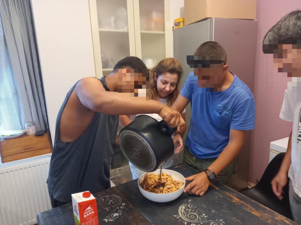 Εργαστήρι μαγειρικής στο ΚΦΑΑ της ΑΡΣΙΣ στη Μακρινίτσα.