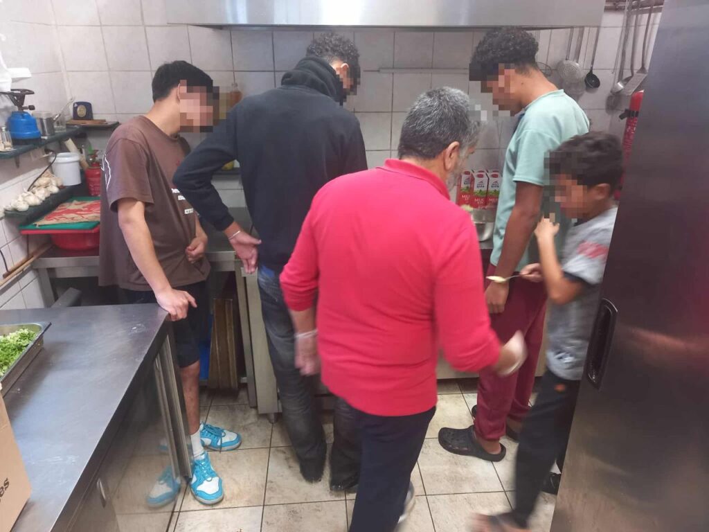 "Cooking Time: Making Falafel" 🤌😋🥙 στο ΚΦΑΑ της ΑΡΣΙΣ στην Μακρινίτσα (Βόλος) 4 23485c8b 6995 4b88 9faa d6934afe92da censored