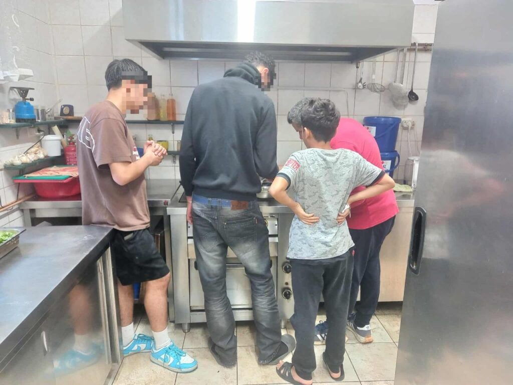 "Cooking Time: Making Falafel" 🤌😋🥙 στο ΚΦΑΑ της ΑΡΣΙΣ στην Μακρινίτσα (Βόλος) 5 340644eb d486 462e ae2b f0cedc80e331 censored