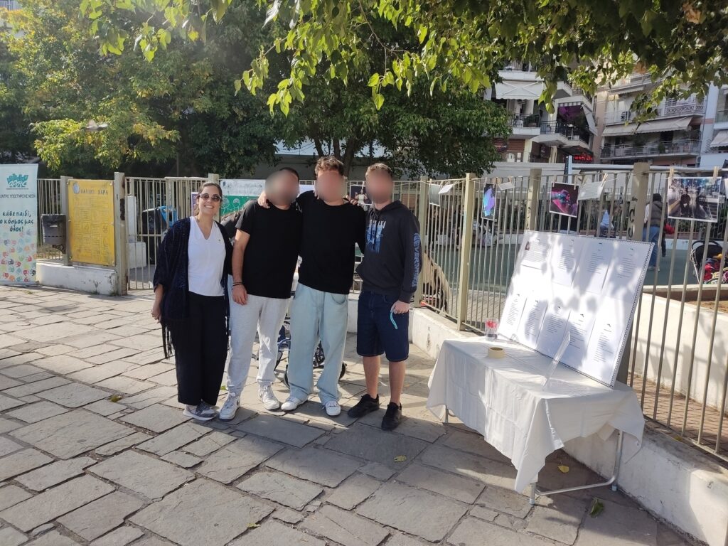 Δράση Solidarity Museum – ένα pop-up μουσείο αλληλεγγύης αφιερωμένο στο φαινόμενο της σχολικής διαρροής από το Κέντρο Υποστήριξης Νέων της ΑΡΣΙΣ σε συνεργασία με το Κέντρο Νέων της ActionAid στη Θεσσαλονίκη 4 imageedit 10 7853735729
