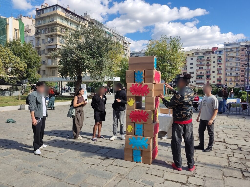Δράση Solidarity Museum – ένα pop-up μουσείο αλληλεγγύης αφιερωμένο στο φαινόμενο της σχολικής διαρροής από το Κέντρο Υποστήριξης Νέων της ΑΡΣΙΣ σε συνεργασία με το Κέντρο Νέων της ActionAid στη Θεσσαλονίκη 5 imageedit 16 2881968304