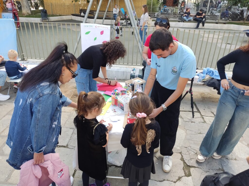 Δράση Solidarity Museum – ένα pop-up μουσείο αλληλεγγύης αφιερωμένο στο φαινόμενο της σχολικής διαρροής από το Κέντρο Υποστήριξης Νέων της ΑΡΣΙΣ σε συνεργασία με το Κέντρο Νέων της ActionAid στη Θεσσαλονίκη 2 imageedit 2 2908134219