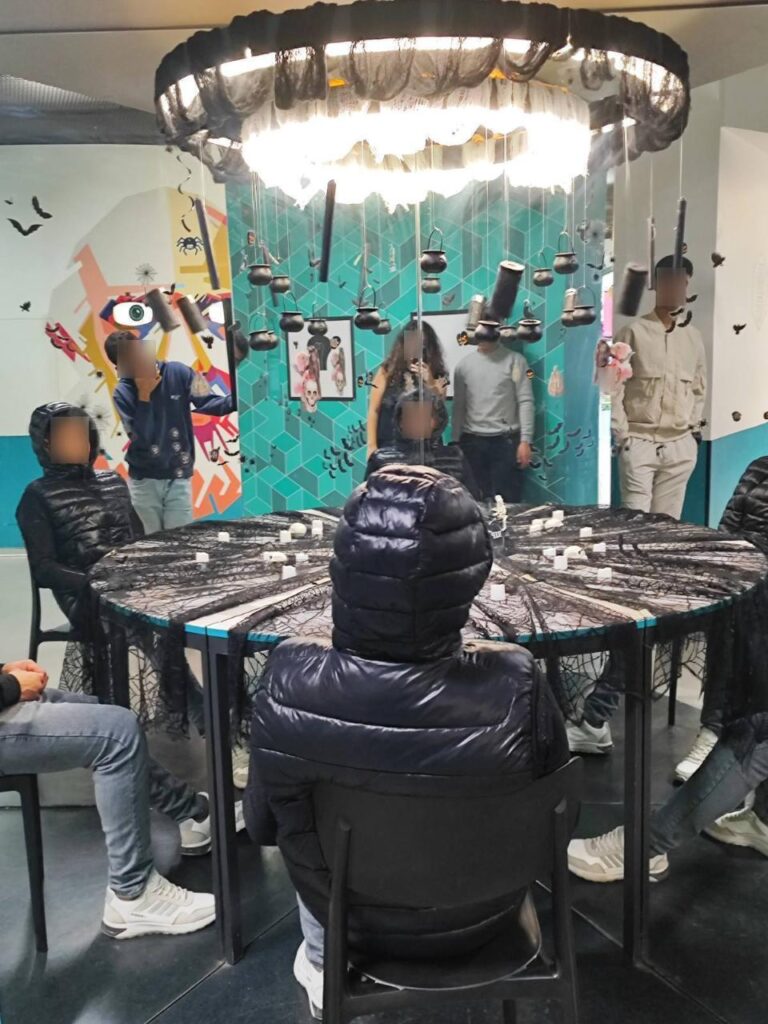 Επίσκεψη στο Μουσείο των Ψευδαισθήσεων από τα παιδιά που φιλοξενούνται στο ΚΦΑΑ της ΑΡΣΙΣ στην Αθήνα 2 Μουσείο των Ψευδαισθήσεων 2