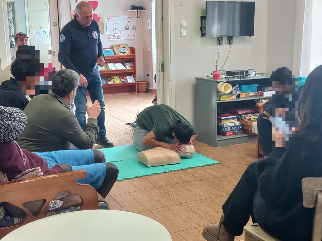 Σεμινάριο πρώτων βοηθειών στο ΚΦΑΑ της ΑΡΣΙΣ στην Μακρινίτσα 6 f9388fef 4e47 4559 8d80 99908821d6c9 censored 1