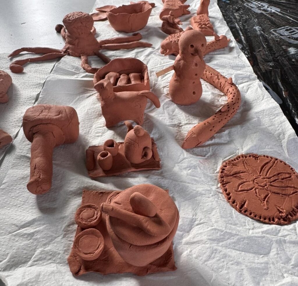 Χρώματα και Ιστορίες από Πηλό και Φύλλα… δημιουργικές δραστηριότήτες στην Ασφαλή Ζώνη (SafeArea) του ΚΥΤ Φυλακίου Έβρου... 3 IMG 0254