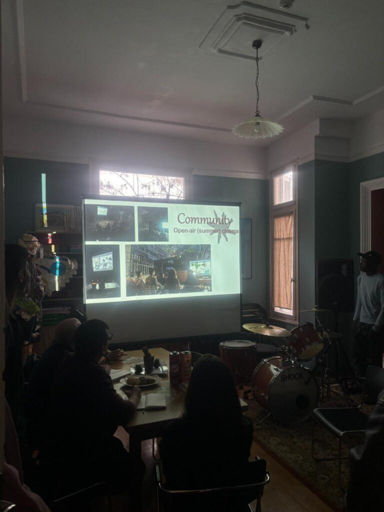 IMG 1cb3f7cbfc3d15fc60b506893b290533 V