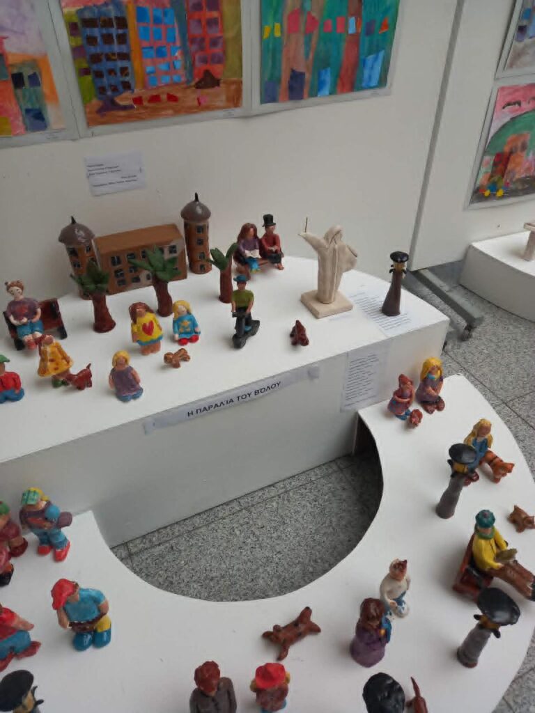 «Βόλος, η πόλη μου», επίσκεψη στην ετήσια Έκθεση Εικαστικών Εργαστηρίων από το ΚΦΑΑ της Μακρινίτσας 6 86335b5d 3158 46d6 b16e e5d2e5c7abec