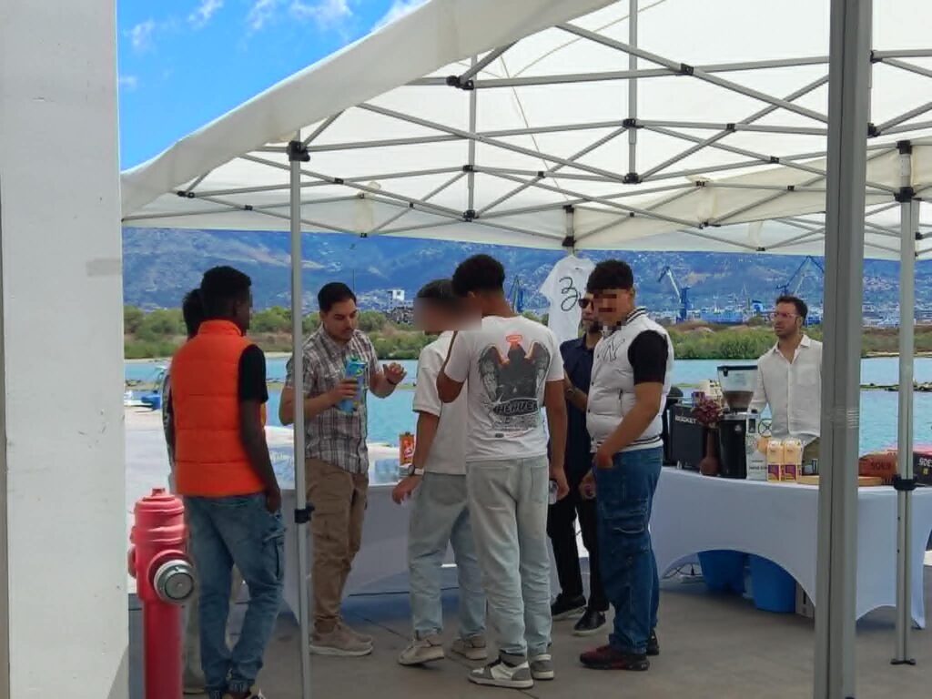 Eπίσκεψη στην Ιχθυόσκαλα Βόλου από το ΚΦΑΑ ΑΡΣΙΣ Μακρινίτσας 11 8ebdd570 b21b 412c 88af 0f9ee96a9f79 censored