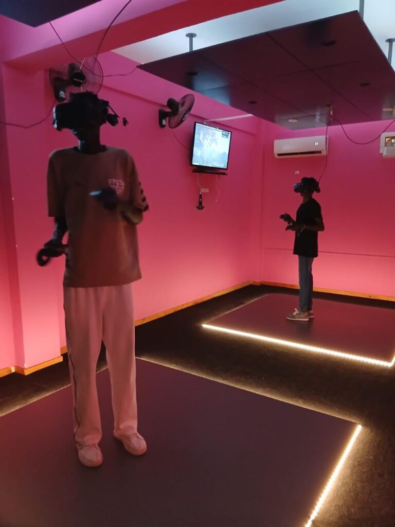 Virtual Reality 19 6