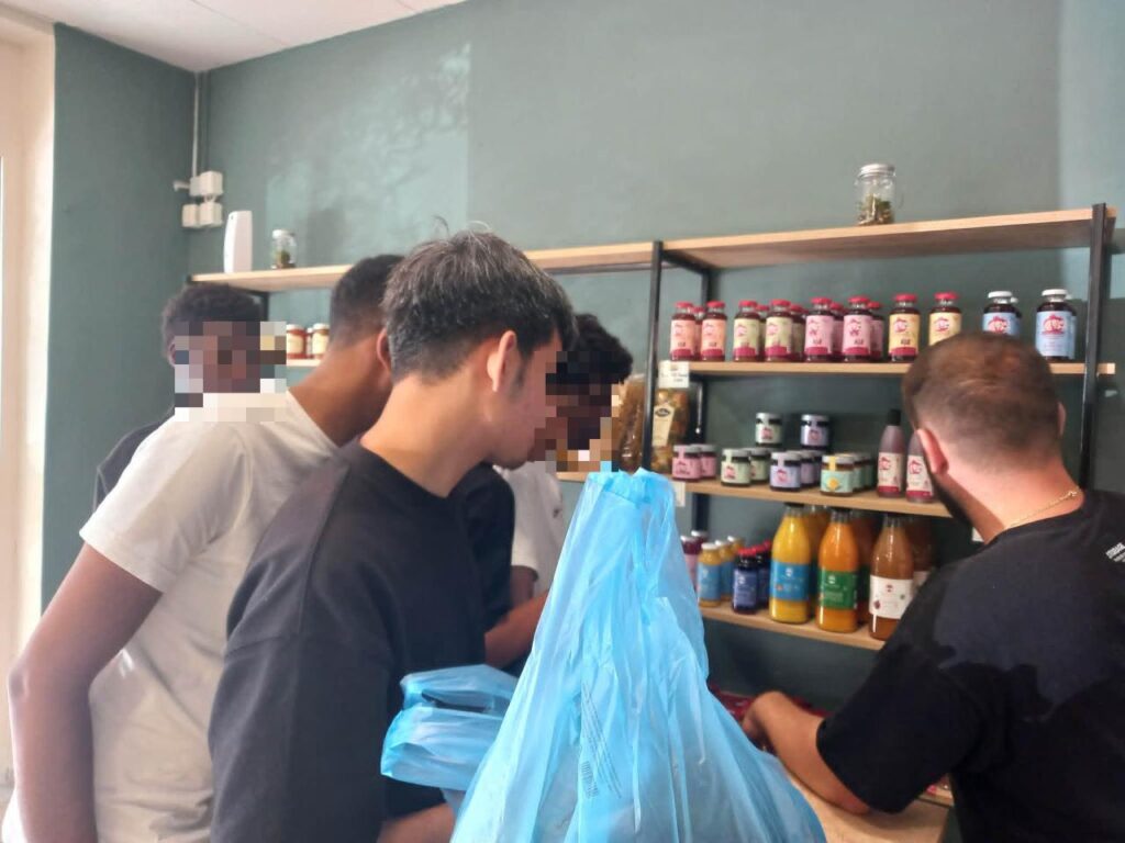 Επίσκεψη σε τοπικό μανάβικο με τα παιδιά από το ΚΦΑΑ της Μακρινίτσας 9 b8b10765 1906 4051 b1b4 637d4af5974b censored