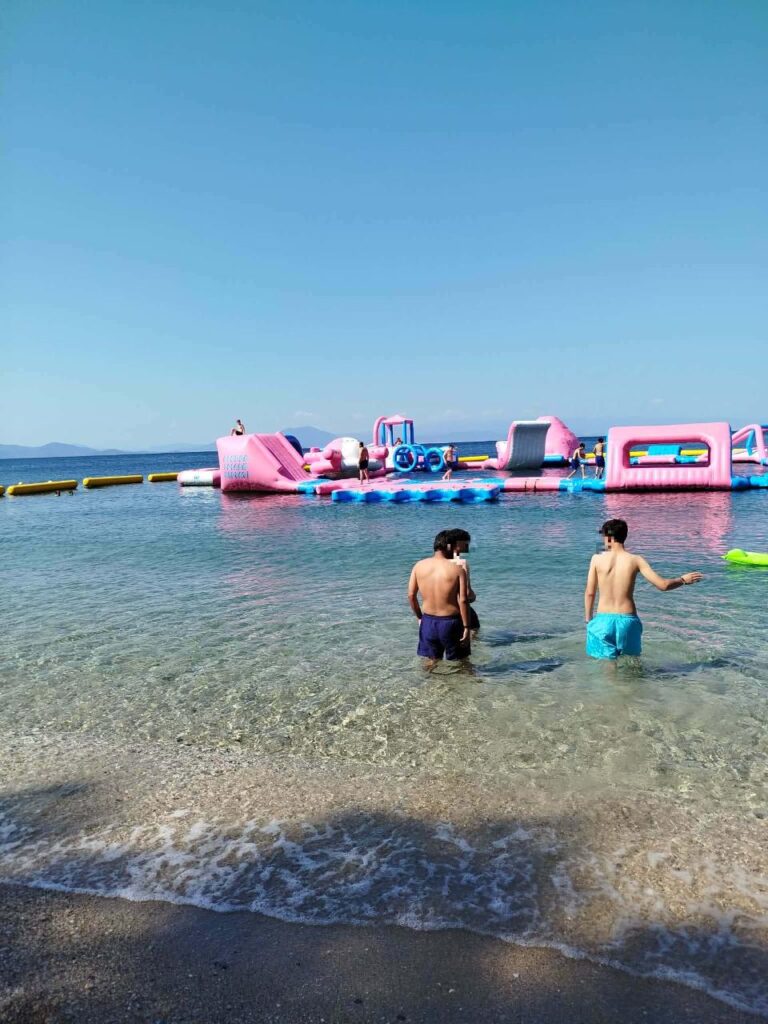 Το Κέντρο Φιλοξενίας Ασυνόδευτων Ανηλίκων (ΚΦΑΑ) της ΑΡΣΙΣ στην Μακρινίτσα διασκεδάζει στο Ohana Bay στην Άφησσο! 1 f12f9795 b8b4 4c83 ac64 d4908b322dd2 censored